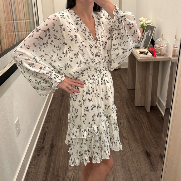 Flowy and floral white long sleeve dress from Pookie and Sebastian - Picture 3 of 3